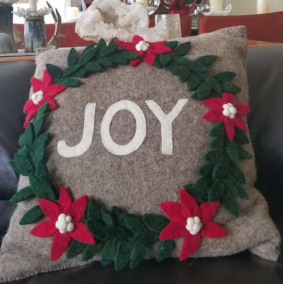 Arcadia Home Hand Felted Wool JOY - Wreath on Gray - Picture 4 of 6